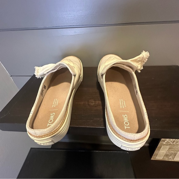 Toms Women's Cream Canvas Knotted Mules - Picture 5 of 8